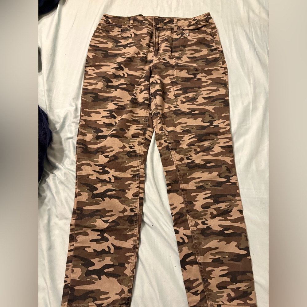 No Boundaries Brown and Tan Cargo Pants Camouflage Style